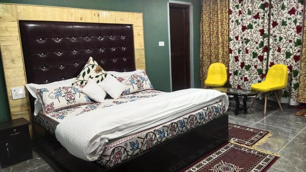 Hotel Seven Pahalgām Dış mekan fotoğraf